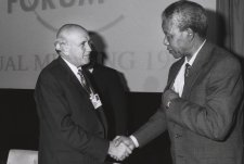 Llums i ombres de la transició sud-africana
