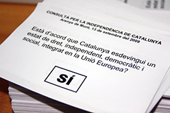 L'Estat espanyol, Ciutadans i Falange intenten aturar un referèndum sobre la “independència de Catalunya”