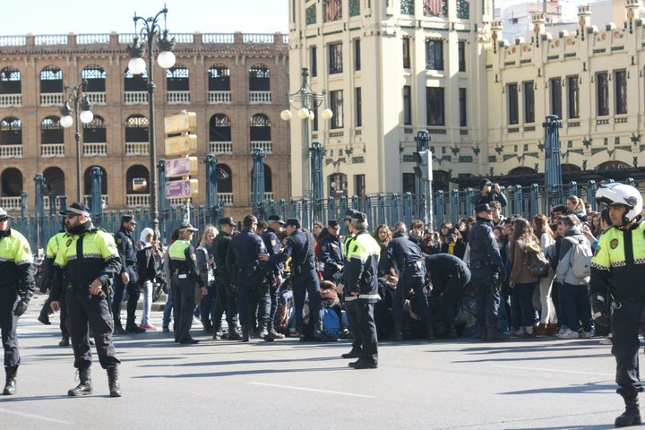lluisvives_policia1