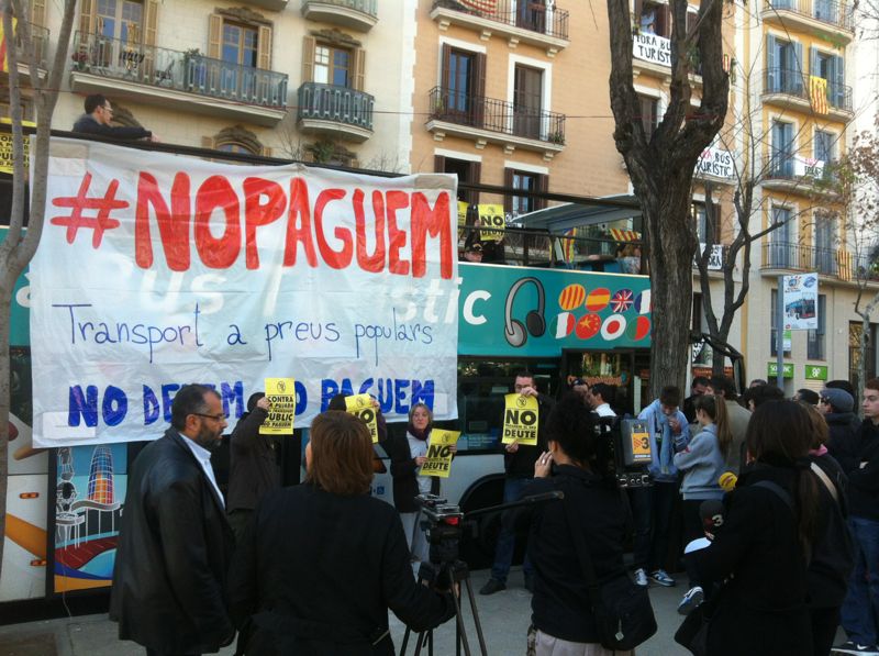 Denuncien l'increment de preus del transport públic i criden a no pagar