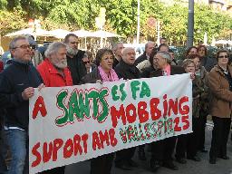 Mobilització a Sants en suport dels veïns i veïnes de l'immoble de Vallespir