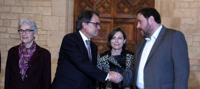 CiU pacta amb ERC els pressupostos de 2015 i endarrereix les eleccions a la tardor