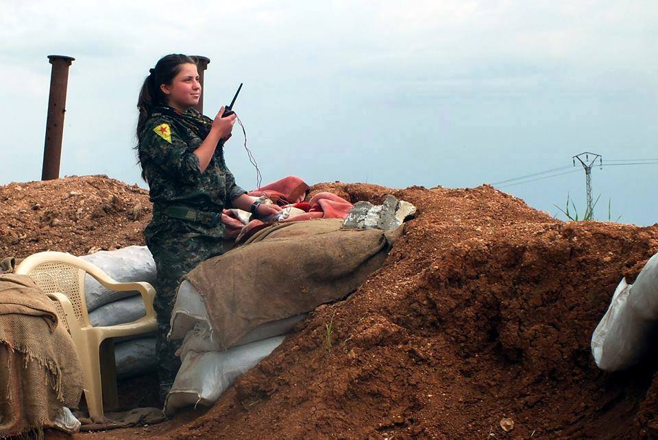 Conversa amb les YPJ: “Nosaltres lluitem per totes les dones del món”