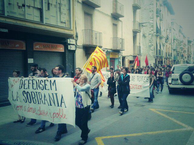 Prop d'un centenar de manifestants a la Seu d'Urgell per l'1 de maig