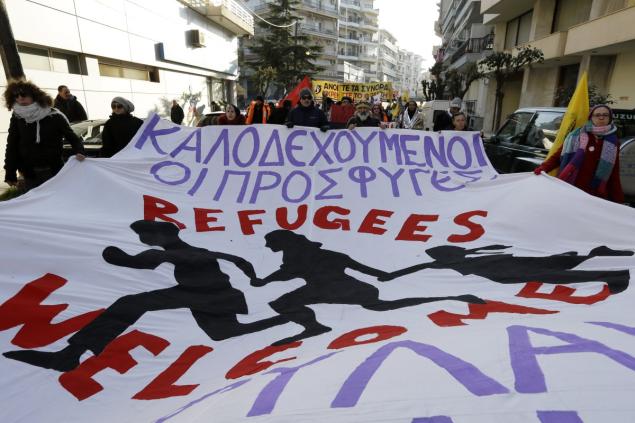 “Les ONG ajuden els governs i impedeixen que els refugiats s'organitzin al costat dels treballadors grecs”