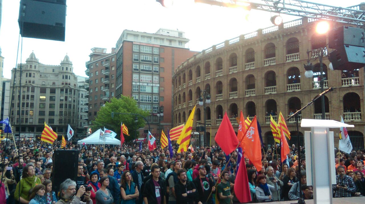 Milers de manifestants a València exigeixen una alternativa independentista i anticapitalista a l'estat de les autonomies