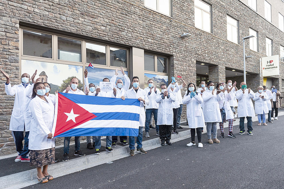 “Les brigades de metges i infermeres cubanes som un missatge de pau i d'amor del poble de Cuba”