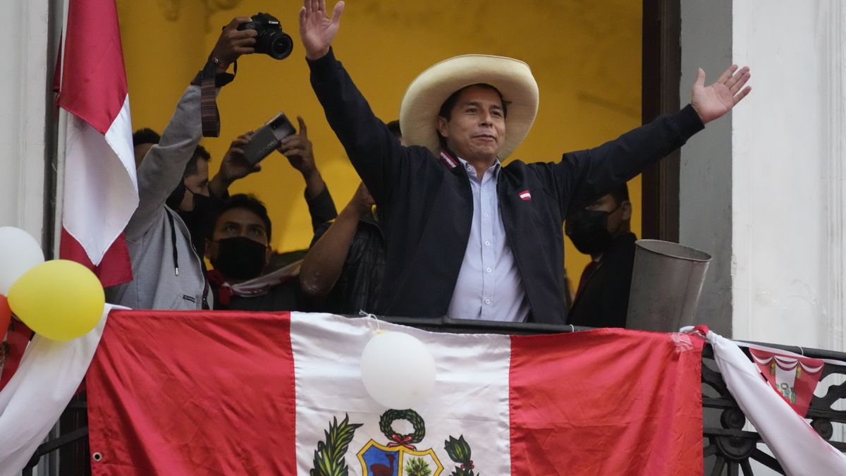La dreta i els Estats Units d'Amèrica intenten un cop d'estat al Perú contra el president electe Castillo
